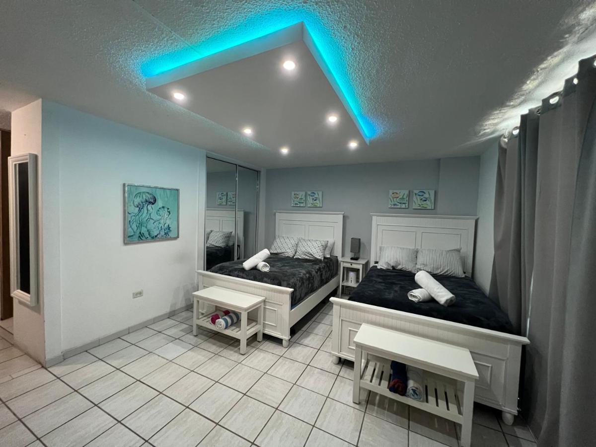 Isla Puerto Rico, Two Full Beds *